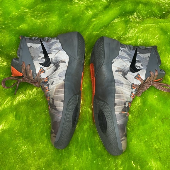 Nike Hyperdunk Camo - Picture 3 of 8